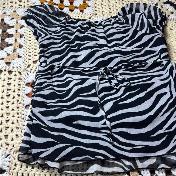 y2k zebra ruffle top - Picture 8 of 8